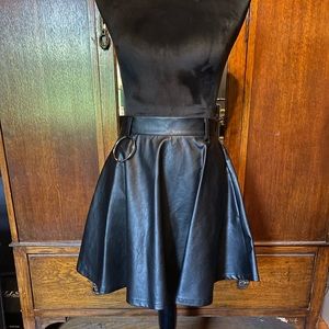 Hot topic faux leather skirt